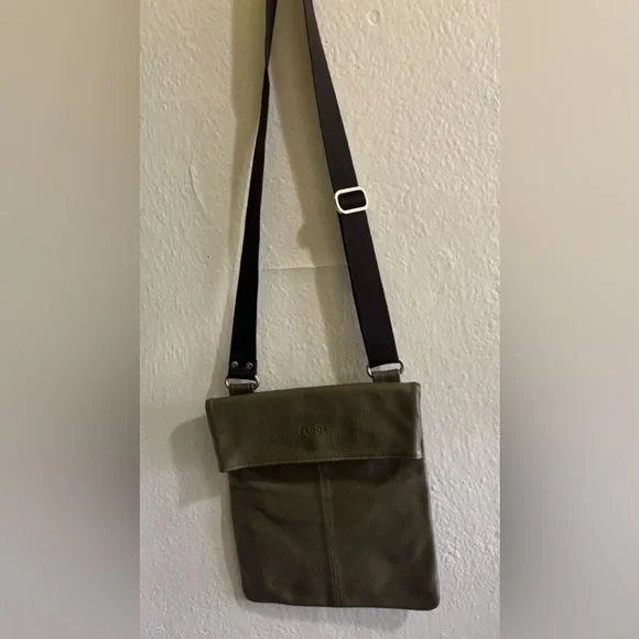 Ruxx Slouch Bag Mushroom Green Italian leathers Adjustable Strap - Picture 2 of 9